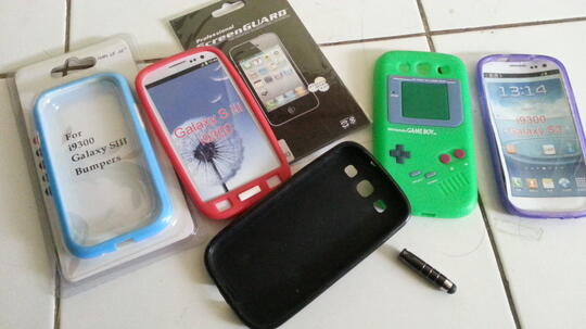 SAMSUNG GALAXY S3/SIII GT-I9300 16GB white/putih BBM android + banyak bonus acc