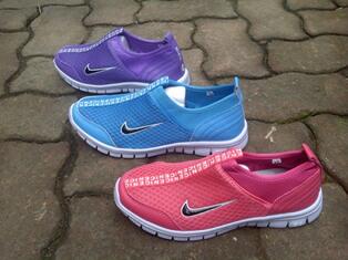 sepatu converse,vans,toms,zara,adidas porsche,puma,reebok,kickers,macbeth,new balance