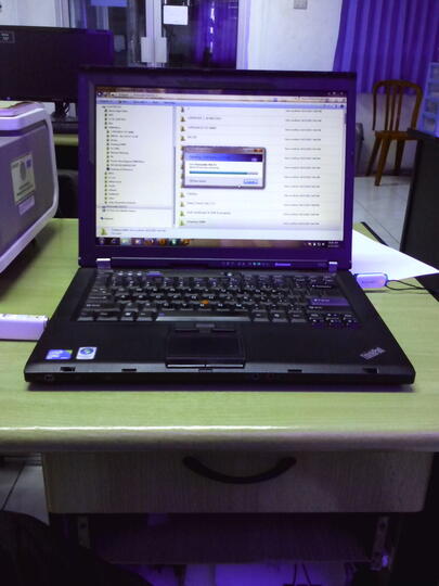 Lenovo Thinkpad T400 Core 2 duo 2.4G Ram 3 Giga 14" Mulus