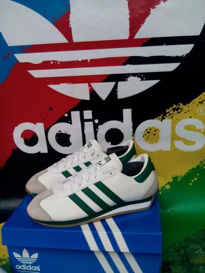 adidas country classic
