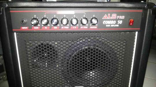 professional bass amplifier