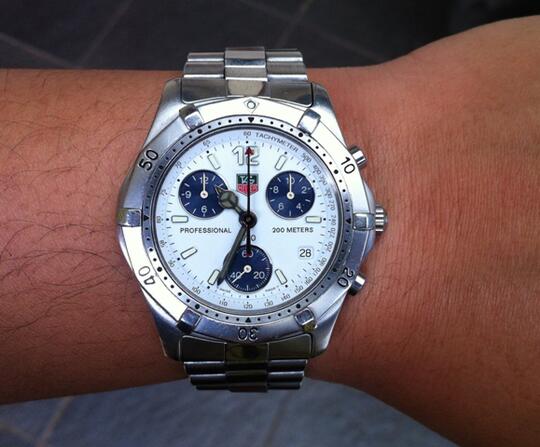 Terjual TAG Heuer PROFESSIONAL Quartz 