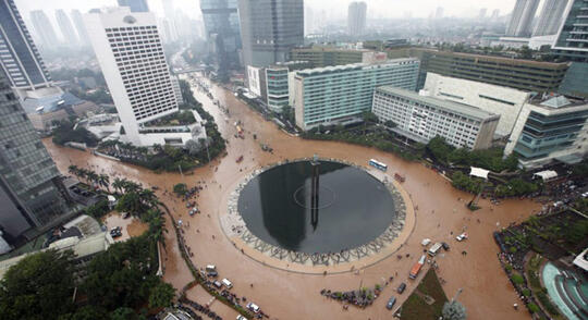 Kelakuan Warga Jakarta di Jakarta Night Festival... MIRIS GAN