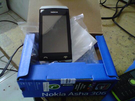 Nokia Asha 306 WIFI