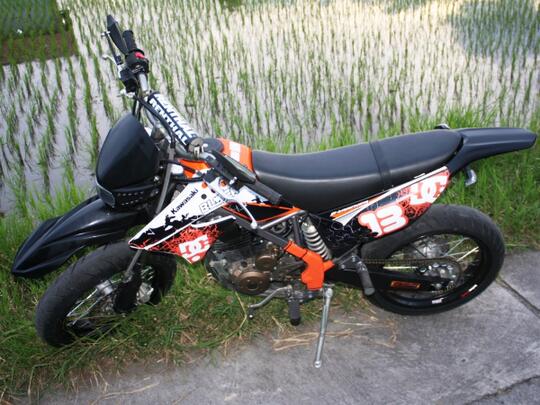 Terjual VARIASI  MOTOR  TRAIL KAWASAKI KLX  DTRACKER 150  