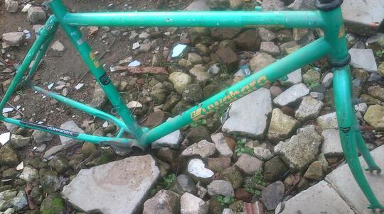 perbedaan alloy dan chromoly