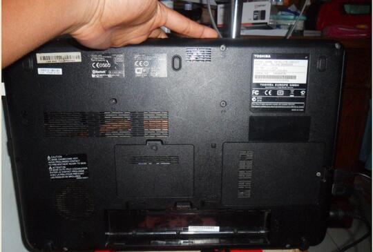 dijual laptop toshiba satelite L500 21T