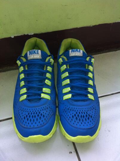 Sepatu Nike Runner