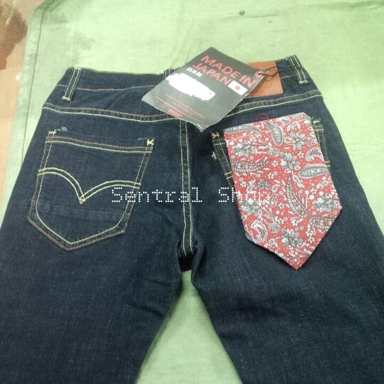 Terjual Celana  Jeans  dan  Baju  LEVIS 100 Original Import 