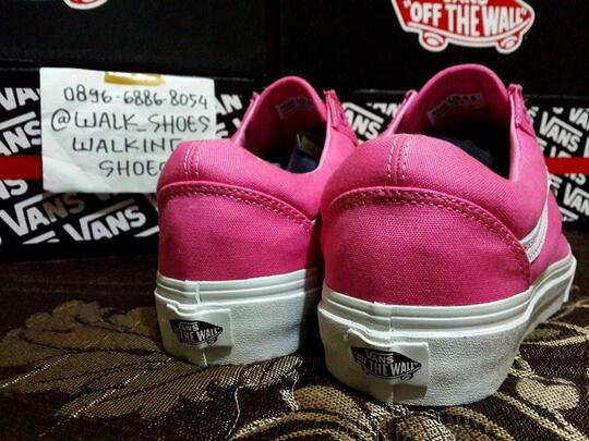 Terjual SEPATU VANS OLD SKOOL CARMINE 