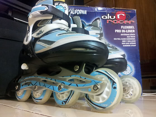 Professional IN-LINER ROLLER SKATER perawan harga miring purwokerto joss