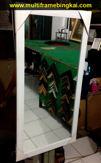 Terjual Kaca Cermin Rias Bingkai/frame/pigura minimalis 42 