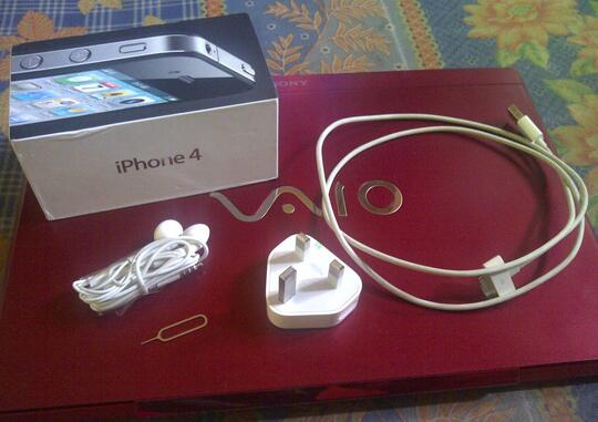 Iphone 4 16GB FU GSM black, fullset, ada bonus ( Surabaya )
