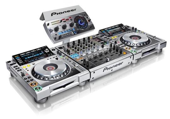 Terjual Pioneer DJ set: 2 x CDJ-2000 Nexus + DJM-900 Nexus + RMX-1000  Platinum Limited Editio | KASKUS