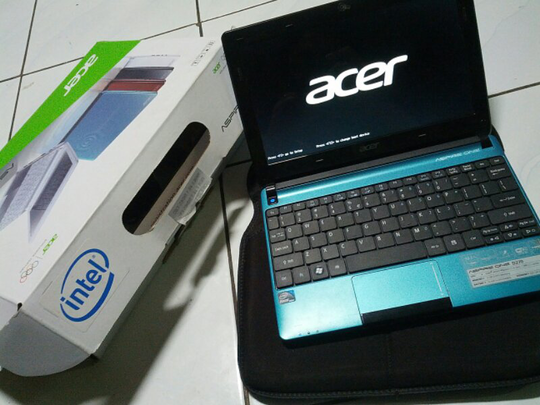 Laptop Netbook ACER ASPIRE ONE D270 lkp grs resmi 1,3 Jakarta
