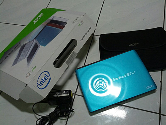 Laptop Netbook ACER ASPIRE ONE D270 lkp grs resmi 1,3 Jakarta