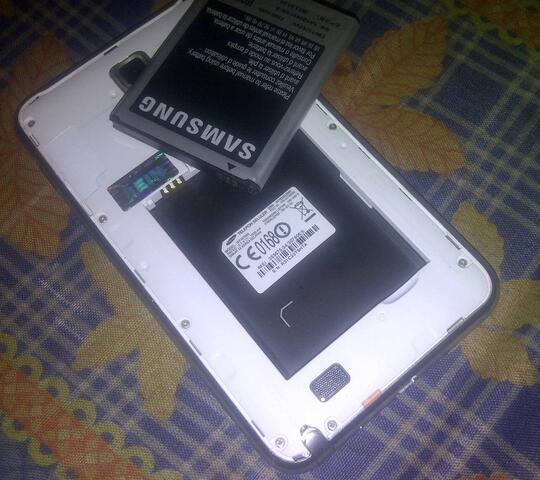 Samsung Galaxy Note 1 GT-N7000 White, Fullset, Ada bonus ( Surabaya )