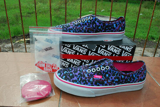 purple leopard vans