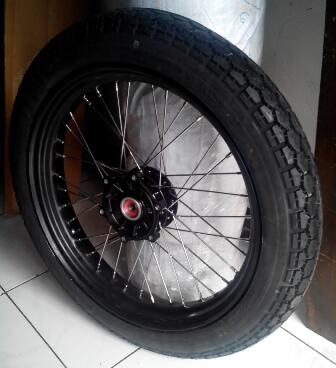 Terjual [New] Ban Swallow model kembang klasik tipe S212 4 