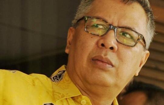 Buku Hitam Alzier Dianis Thabrani