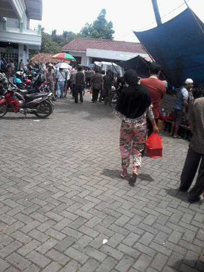 akhirnya gan,Pengemis penipu ini ane foto (+PICT)