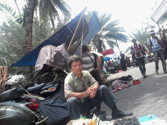 akhirnya gan,Pengemis penipu ini ane foto (+PICT)