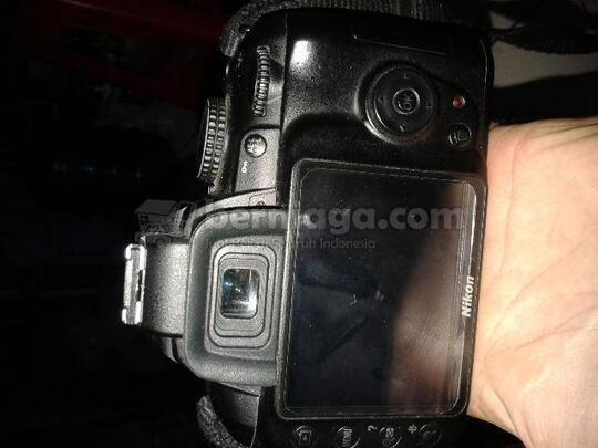 nikon D3000 kit non VR