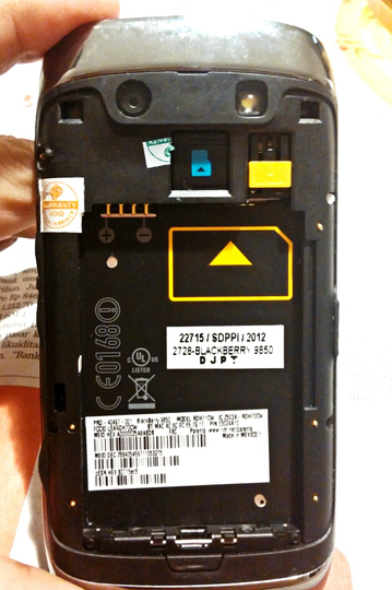 wts BlackBerry 9850 (torch 3) lengkap mulus bergaransi MURAH !!