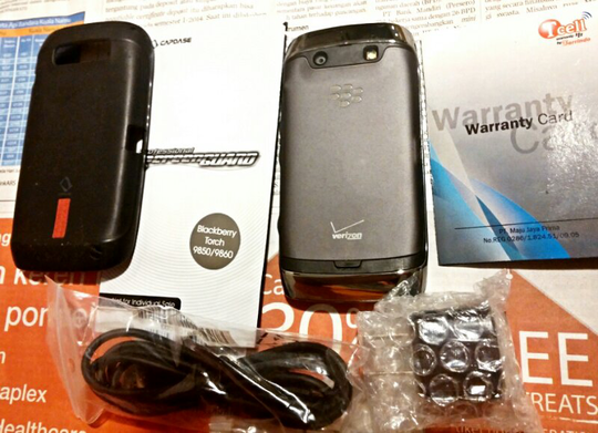 wts BlackBerry 9850 (torch 3) lengkap mulus bergaransi MURAH !!