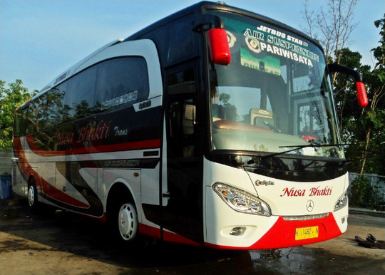 VARIAN JETBUS ADI PUTRO
(Pecinta Bus atau Yang Ingin Tau Tentang Bus Masuk)(+Pict)