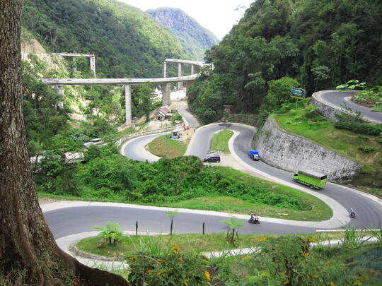5 Rute Paling Asyik di Dunia Untuk Traveling Naik Motor