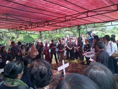 Ini Dia Tampang Sepasang Kekasih yang MEMBUNUH Sara !!!