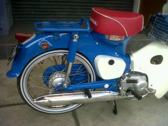 Terjual Honda  C70 pispot 1971 Biru modif Unyil  Segeerrrrr 