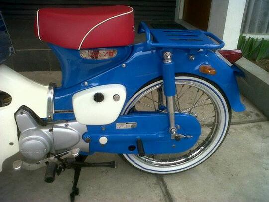 Terjual Honda  C70 pispot 1971 Biru modif Unyil  Segeerrrrr 