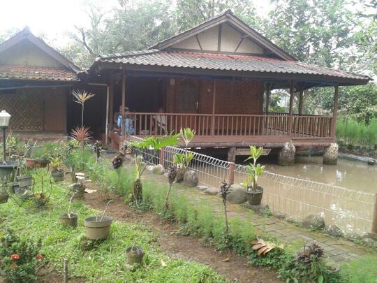 Villa & Tanah (Sertifikat) Lokasi Strategi ReFreshing