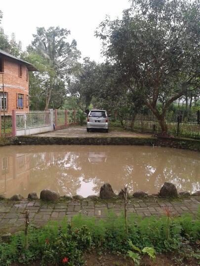 Villa & Tanah (Sertifikat) Lokasi Strategi ReFreshing
