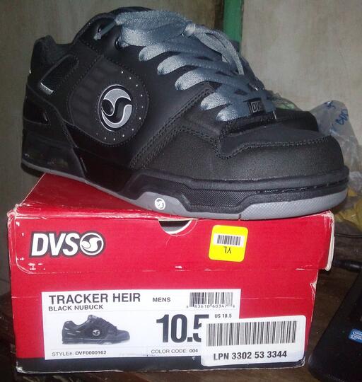 hello kitty vans adults