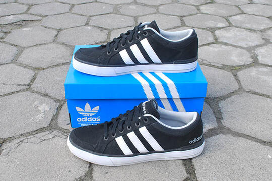 adidas neo black and white