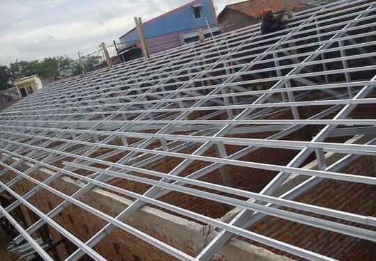 Jasa Pemasangan Rangka Atap Baja Ringan & Genteng Metal