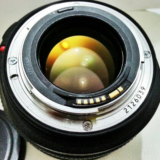 Dijual Cepat Lensa Canon 50mm 1.2 L Series.