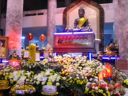 Blessing Thai Amulets (agaN Liu)