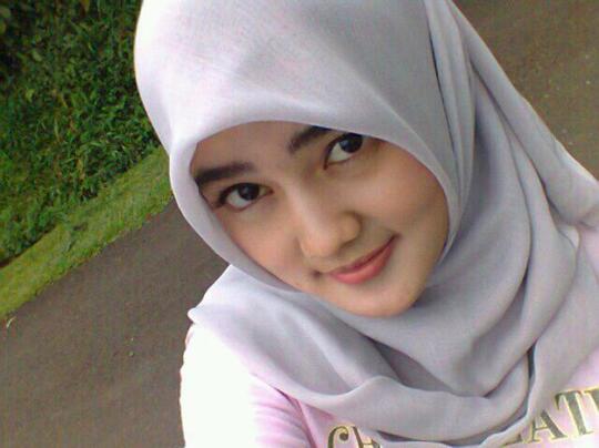 Siapa Bilang Cewek Berjilbab Jelek? - Page 2 | Kaskus