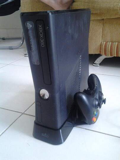 JUAL XBOX 360 KINECT RGH 4GB + 500GB INTERNAL HDD (2ND MULUS) 50 game ins