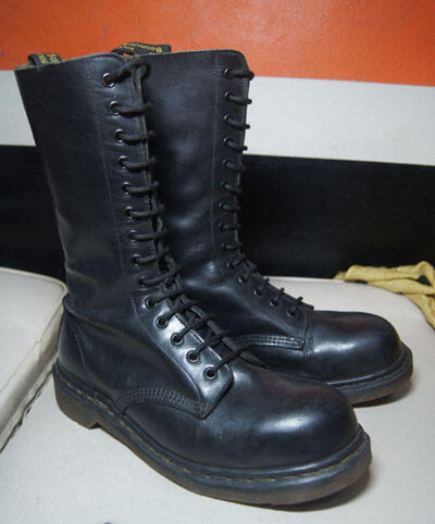 dr martens 14 hole