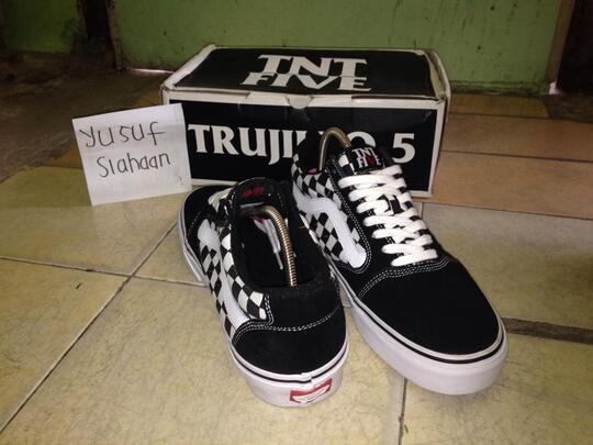 vans tnt v