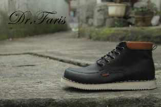 sepatu boots Doctor Faris