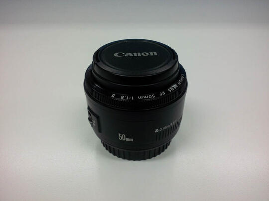 Canon EOS 550D Kit (EF 18-55) + Bonus Lensa