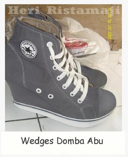 Terjual sepatu converse wedges KW 1 
