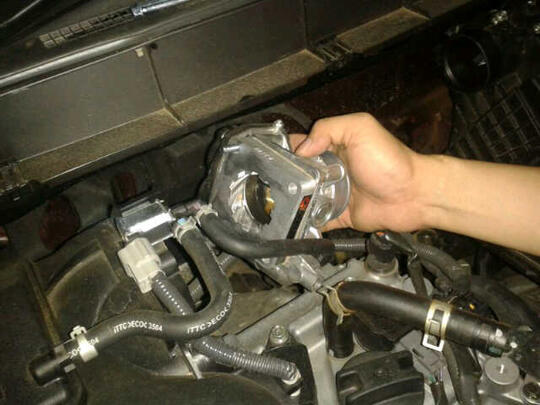 THROTTLE BODY SPACER "RASER" - SOLUSI TARIKAN MOBIL LEMOT