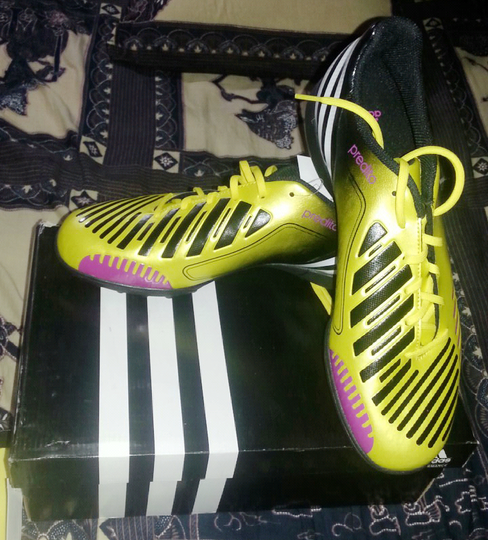 BNIB Sepatu Futsal Adidas Predito LZ Original Size 44 2/3 Kuning Hitam Bandung